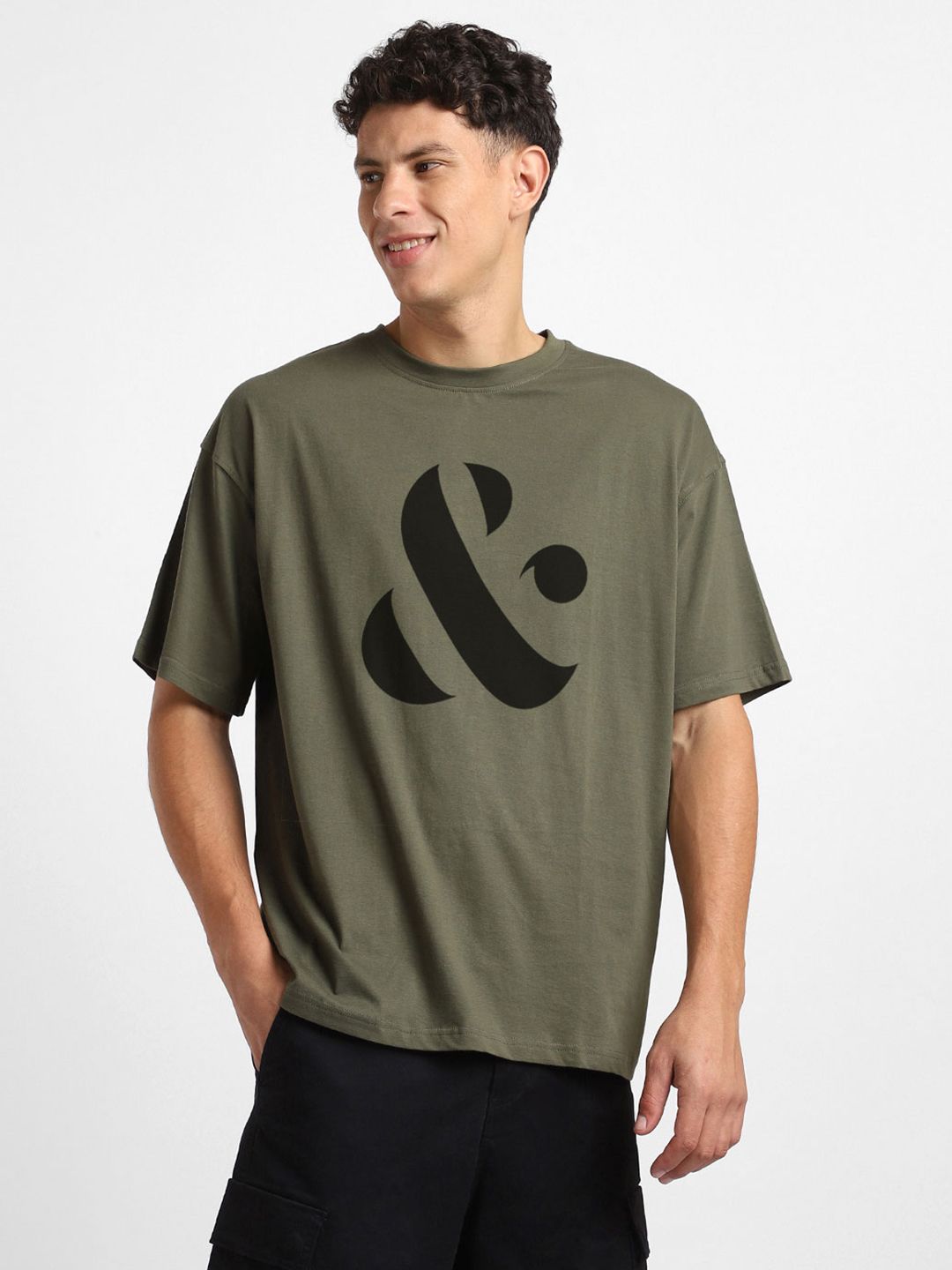 Ampersand Core Tee – Minimal Bold Edition