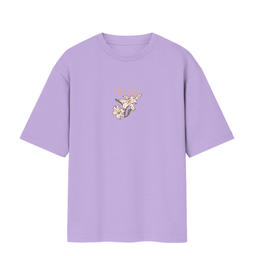 Lavender oversized t-shirt with ivory lily flower graphic – Polestarrrr Blooms Collection